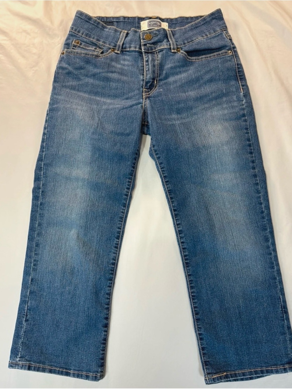 Signature by Levi Strauss Women's 8 Cropped Straight Jeans - Blue Wash